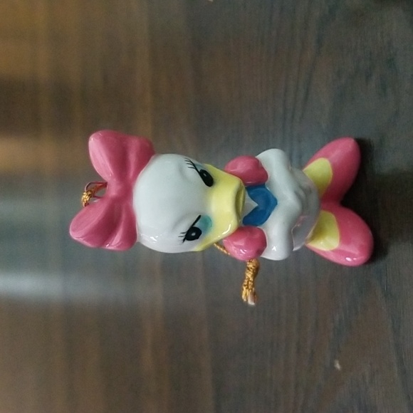 Vintage pair of Donald and Daisy Duck Christmas ornaments - Picture 2 of 10